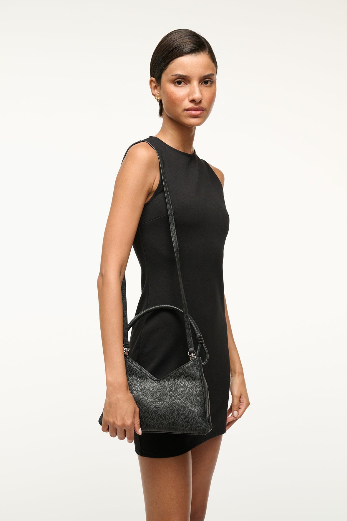 Image VALERIE SHOULDER BAG | BLACK 4 of 7 and Clicking this image will trigger a zoom pop-up