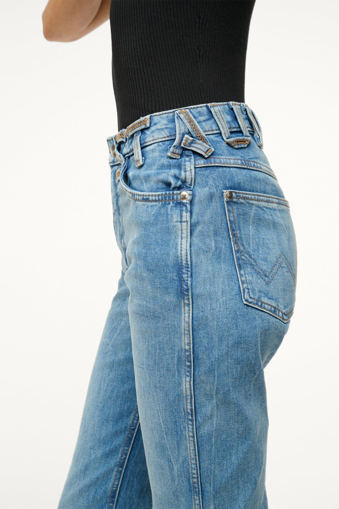 Image STAUD + WRANGLER THE EVERYDAY JEAN | MID BLUE 6 of 7 and Clicking this image will trigger a zoom pop-up