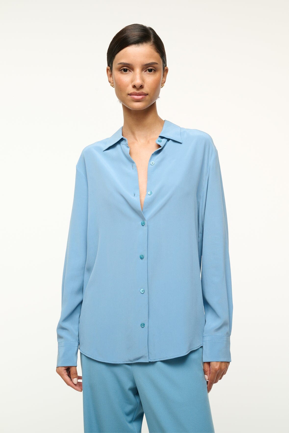 Image ROXBURY SILK SHIRT | SLATE BLUE 4 of 5 and Clicking this image will trigger a zoom pop-up