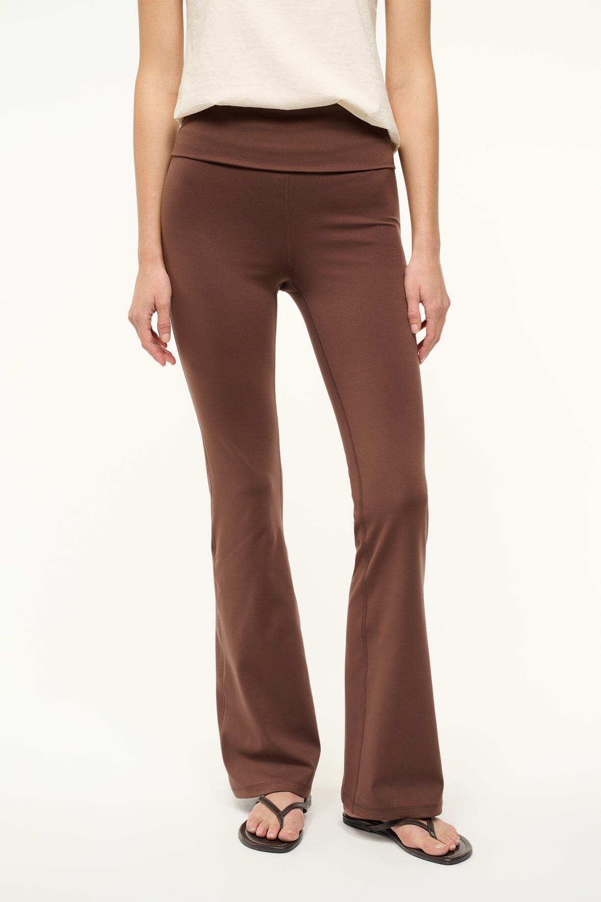 Image STRIDE PANT | DARK OAK 4 of 7 and Clicking this image will trigger a zoom pop-up