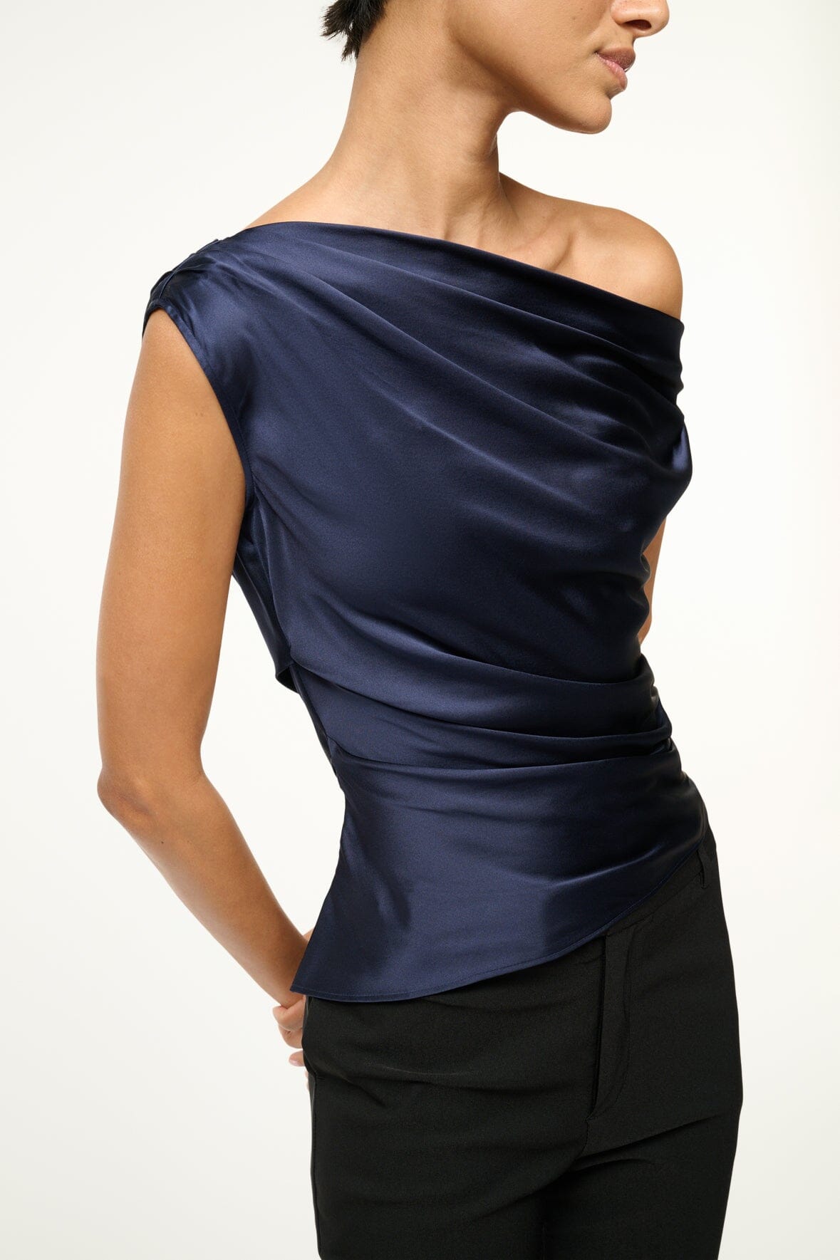 Image PHARE SILK TOP | NAVY 2 of 7 and Clicking this image will trigger a zoom pop-up