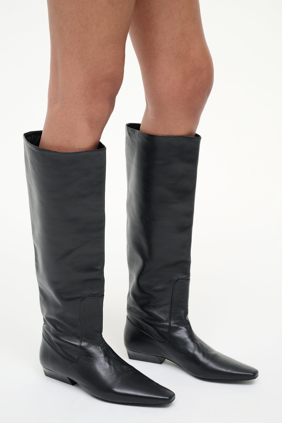 Image WALLY FLAT BOOT | BLACK 6 of 8 and Clicking this image will trigger a zoom pop-up