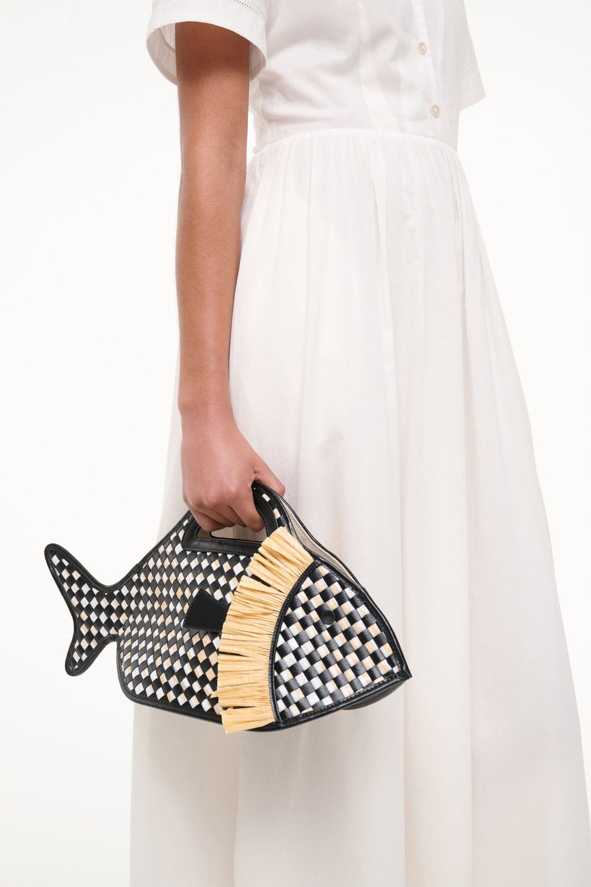 Image CLEO FISH BASKET BAG | BLACK NATURAL 4 of 6 and Clicking this image will trigger a zoom pop-up