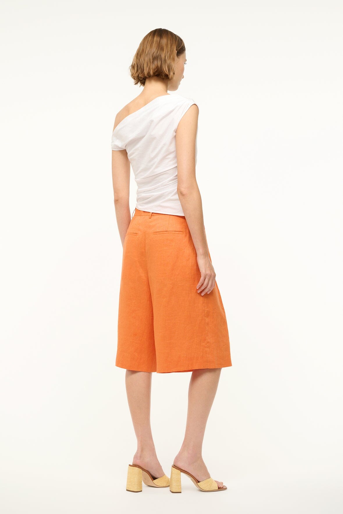 Image CRUZ BERMUDA LINEN SHORT | APRICOT 4 of 7 and Clicking this image will trigger a zoom pop-up