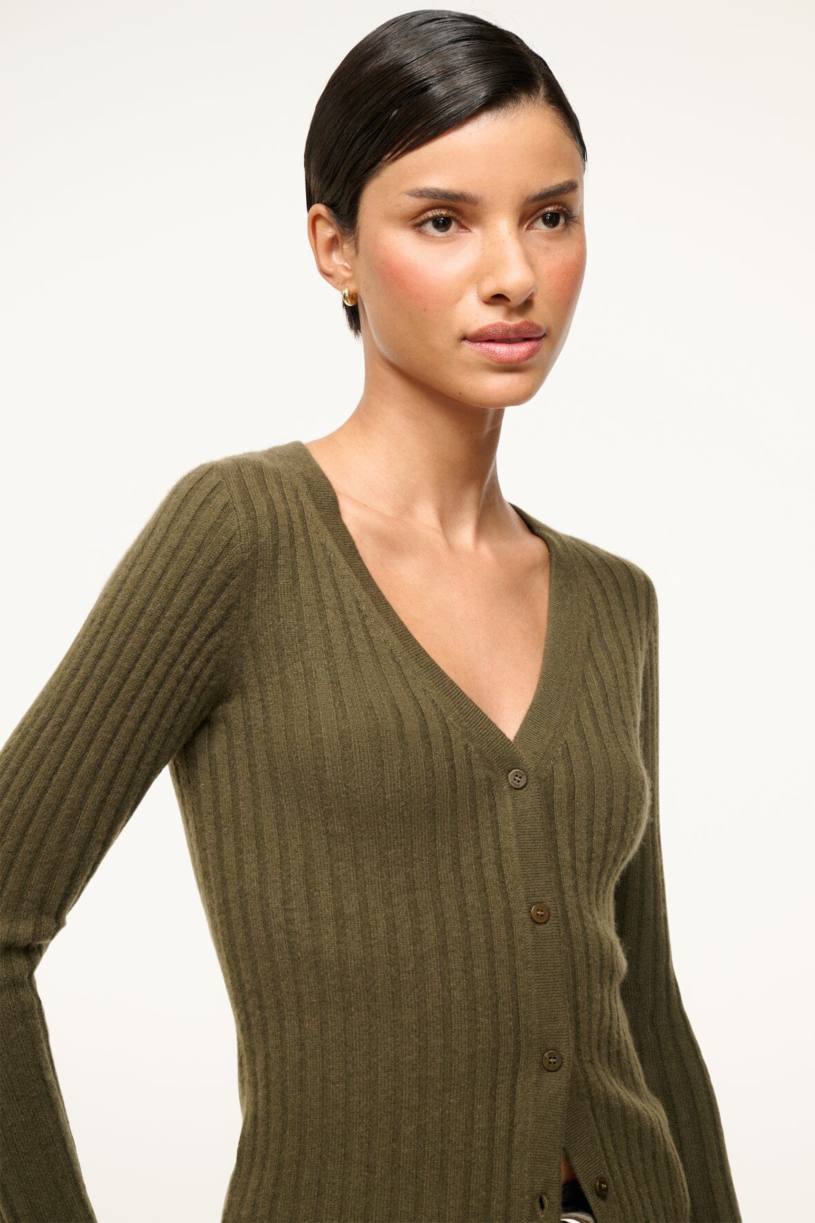 Image CARGO CASHMERE SWEATER | DARK OLIVE 5 of 6 and Clicking this image will trigger a zoom pop-up