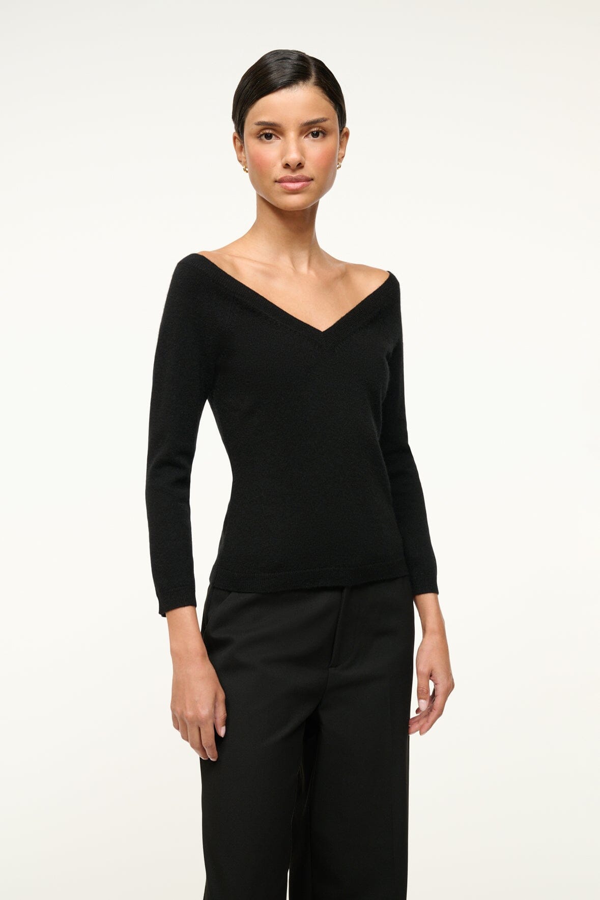 Image MICK CASHMERE SWEATER | BLACK 4 of 6 and Clicking this image will trigger a zoom pop-up