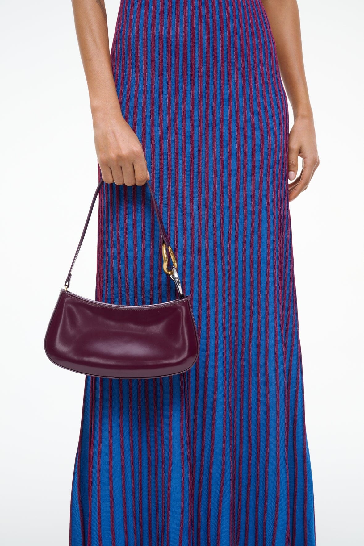 Image OLLIE BAG | SYRAH 4 of 6 and Clicking this image will trigger a zoom pop-up