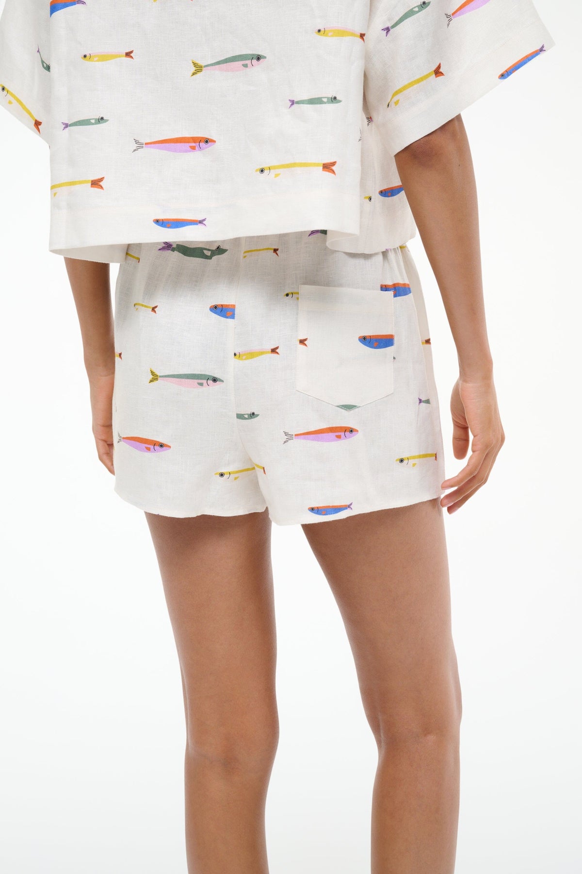 Image PADDLE LINEN SHORT | POP SARDINES IVORY 4 of 6 and Clicking this image will trigger a zoom pop-up