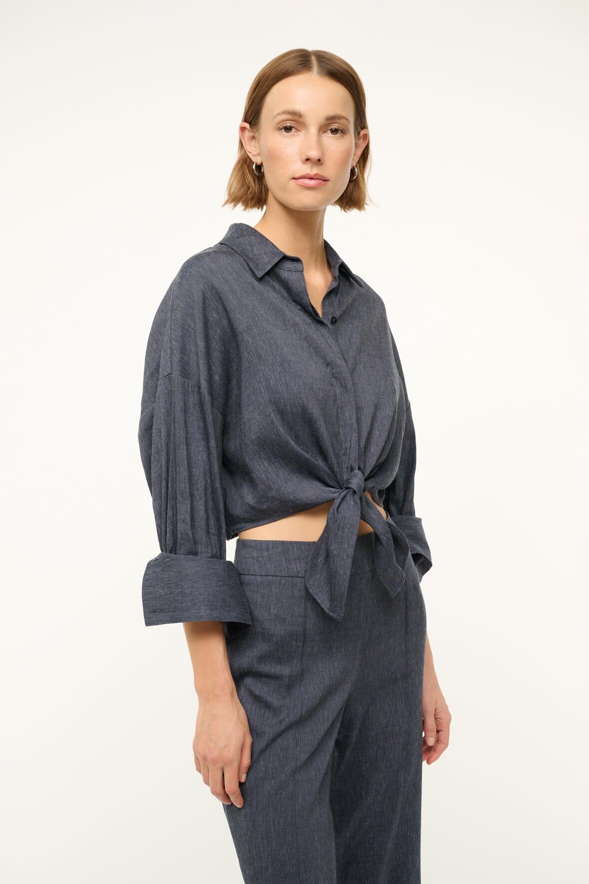 Image LISA LINEN TOP | CHAMBRAY 2 of 6 and Clicking this image will trigger a zoom pop-up