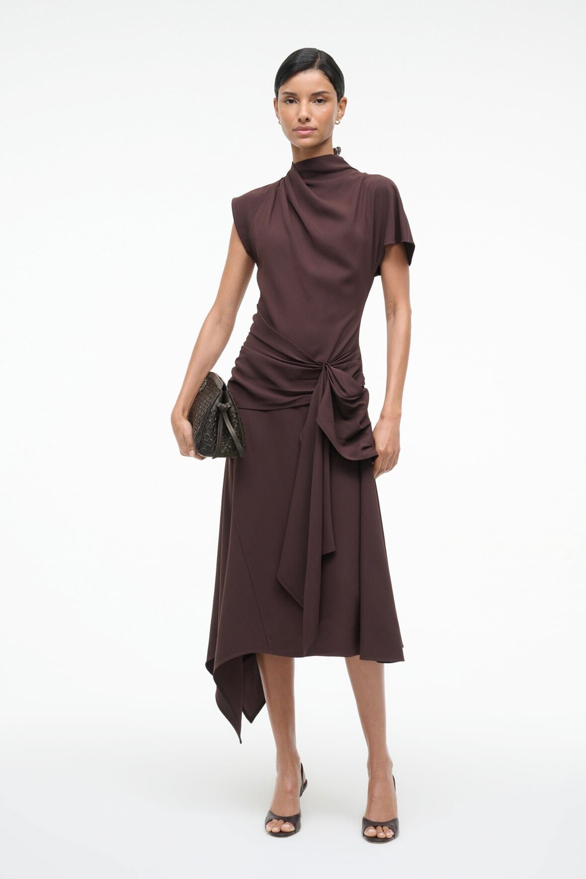 Image MAUDE SOFT CLUTCH | ESPRESSO WOVEN LEATHER 4 of 6 and Clicking this image will trigger a zoom pop-up