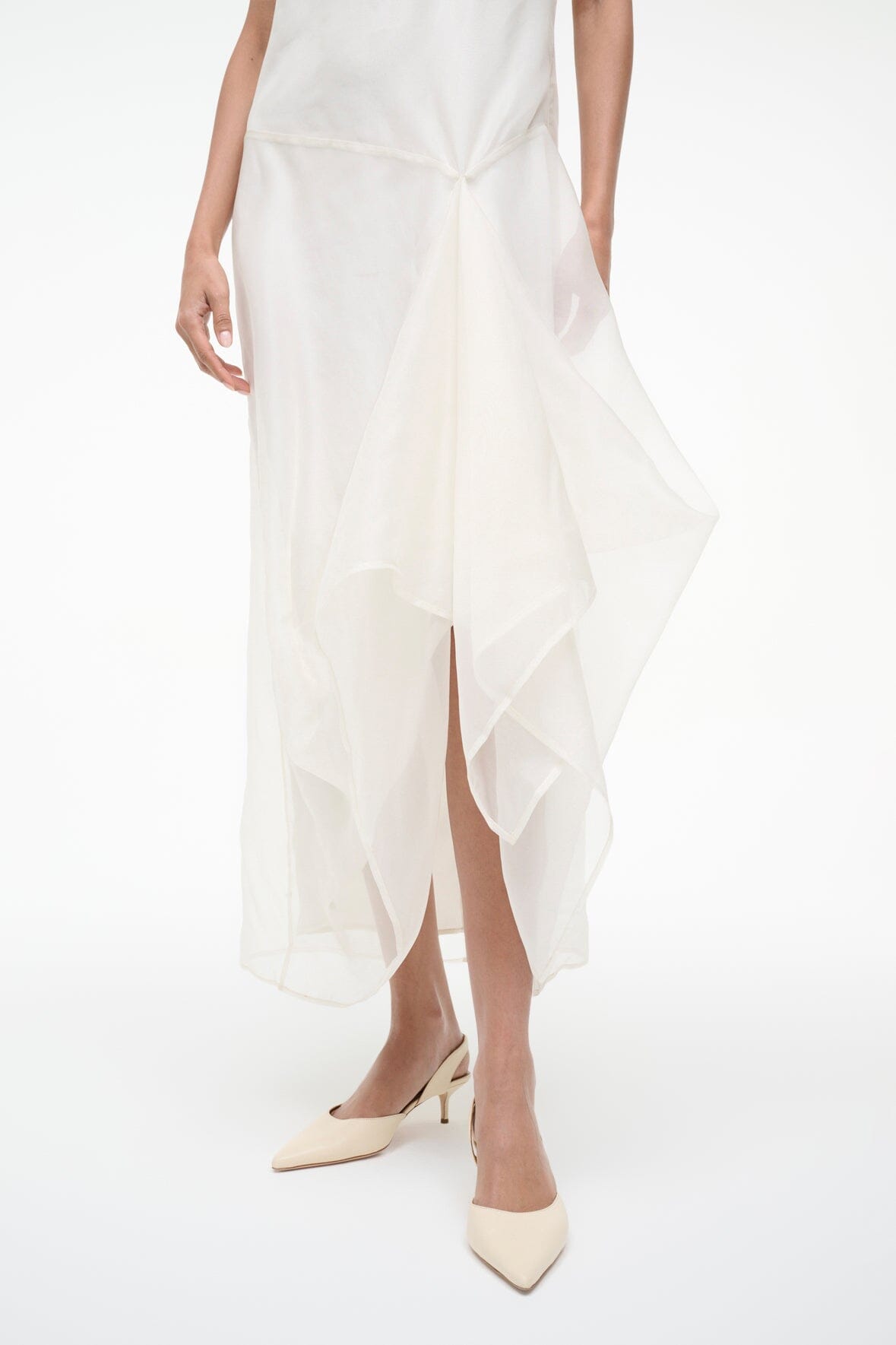 Image VIOLA DRESS | IVORY 6 of 7 and Clicking this image will trigger a zoom pop-up