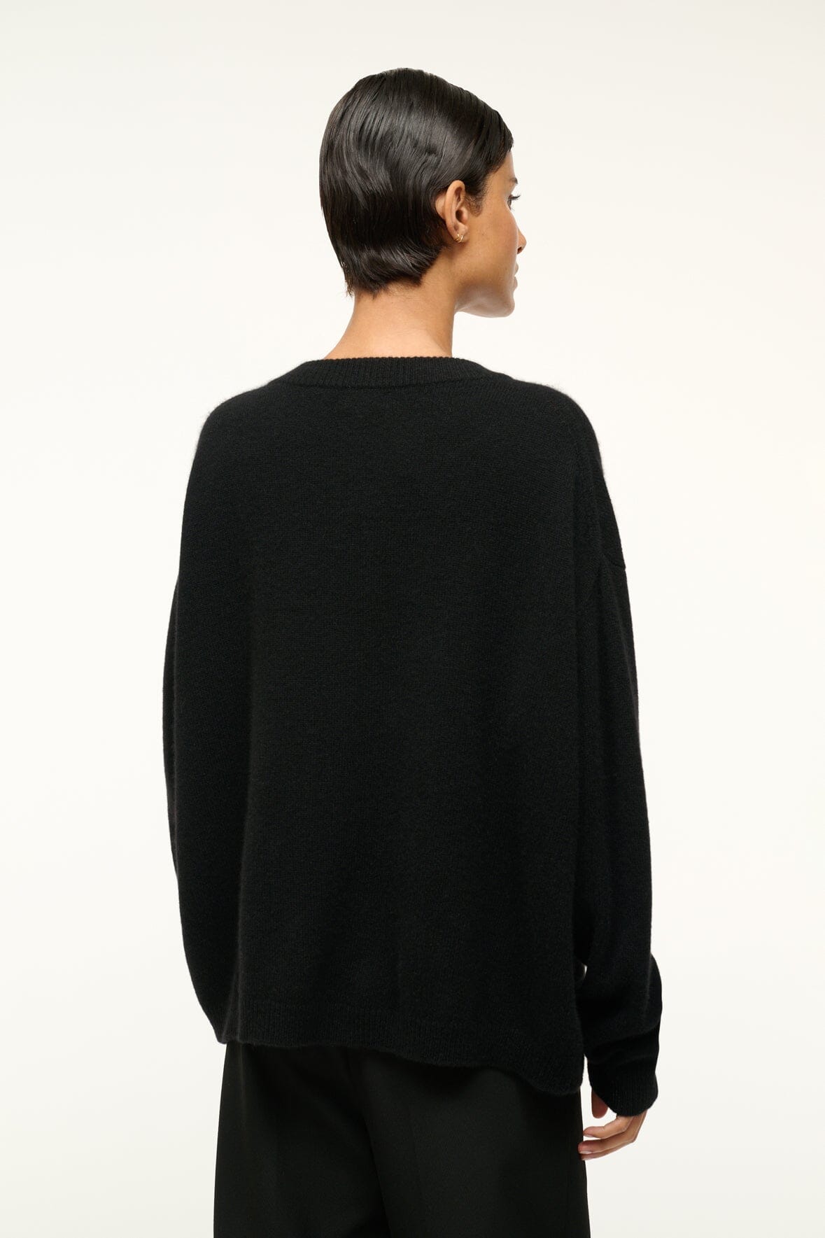 Image SERRANO CASHMERE RELAXED CREW | BLACK 3 of 6 and Clicking this image will trigger a zoom pop-up