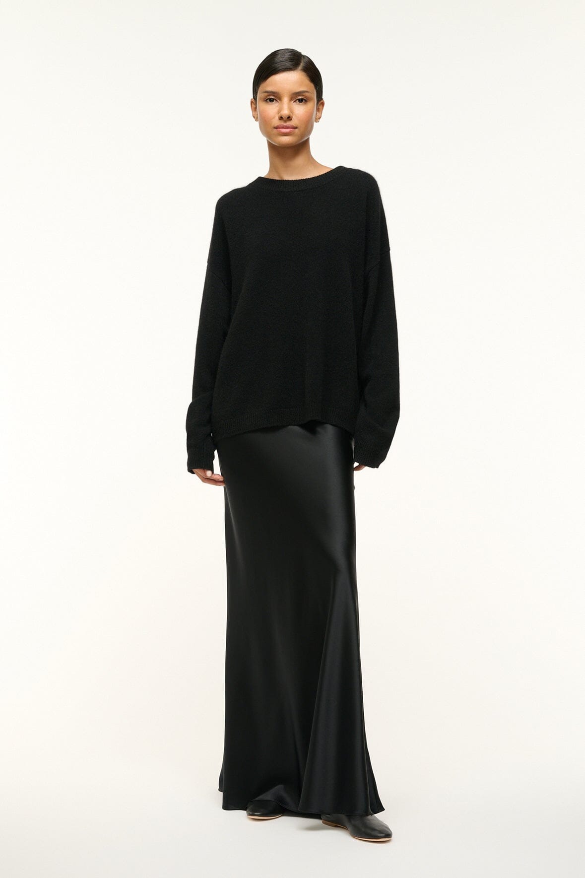 Image SERRANO CASHMERE RELAXED CREW | BLACK 4 of 6 and Clicking this image will trigger a zoom pop-up