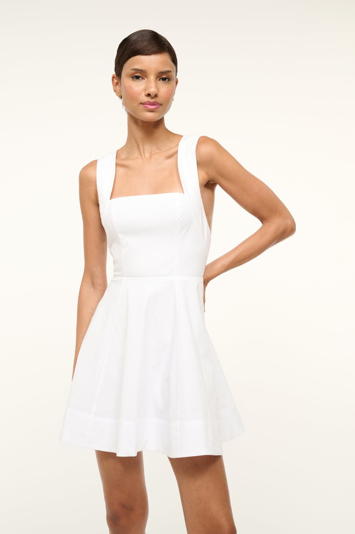 Look total white per vestirsi di bianco con stile ed armonia! 118 31 MINI TERESA DRESS WHITE 0859 web