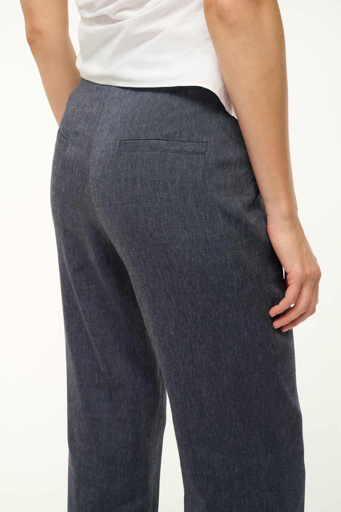 Image KNACK LINEN PANT | CHAMBRAY 5 of 6 and Clicking this image will trigger a zoom pop-up