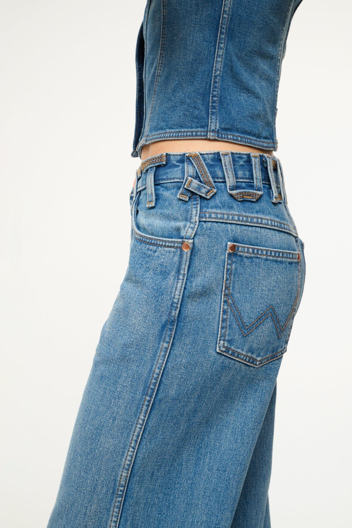 Image STAUD + WRANGLER THE LOOSE JEAN | MID BLUE 5 of 6 and Clicking this image will trigger a zoom pop-up