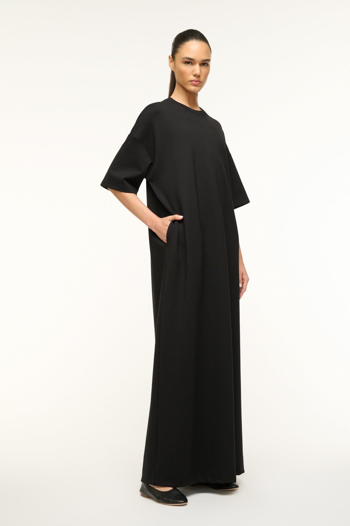 Image CAPSULE MAXI DRESS | BLACK 2 of 5 and Clicking this image will trigger a zoom pop-up