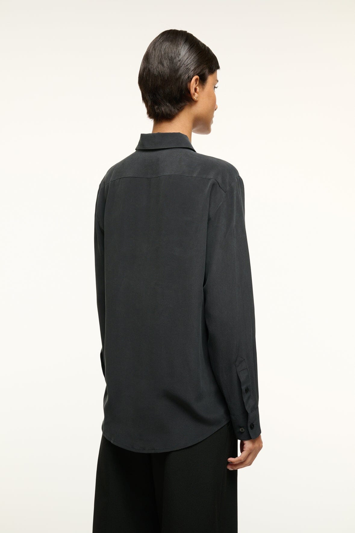 Image ROXBURY SILK SHIRT | BLACK 4 of 5 and Clicking this image will trigger a zoom pop-up