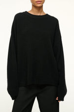 SERRANO CASHMERE RELAXED CREW | BLACK