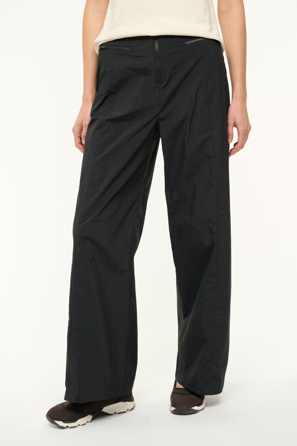 Image ADVENTURE PANT | BLACK 2 of 7 and Clicking this image will trigger a zoom pop-up