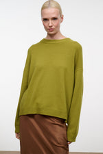 SERRANO CASHMERE RELAXED CREW | PEAR
