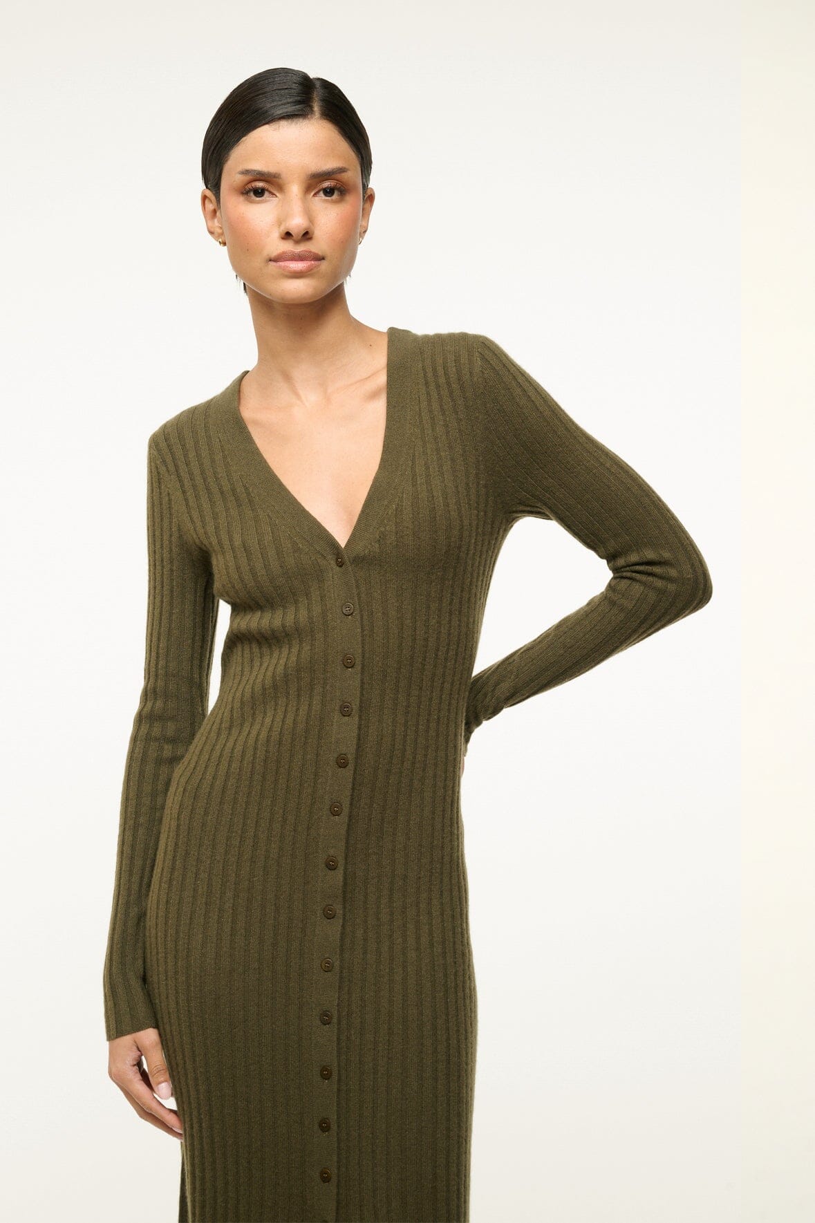 Image SHOKO CASHMERE SWEATER | DARK OLIVE 4 of 5 and Clicking this image will trigger a zoom pop-up