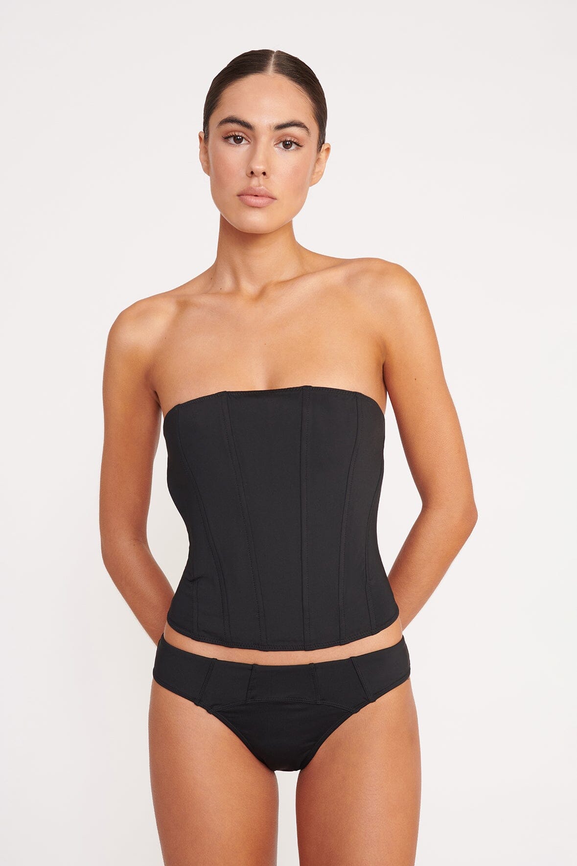 I costumi neri più accattivanti dell'estate 2024, impossibile non averli! 102 FRANCESCA BIKINI TOP BLACK 0274 web