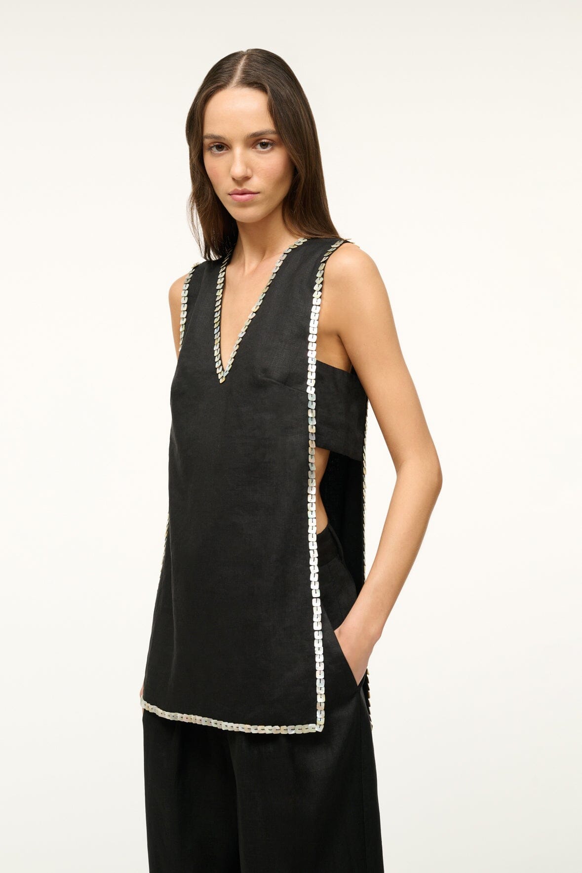 Image HARBOR TUNIC | BLACK 3 of 5 and Clicking this image will trigger a zoom pop-up