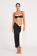 Image KIANA SARONG | BLACK WHITE 1 of 5