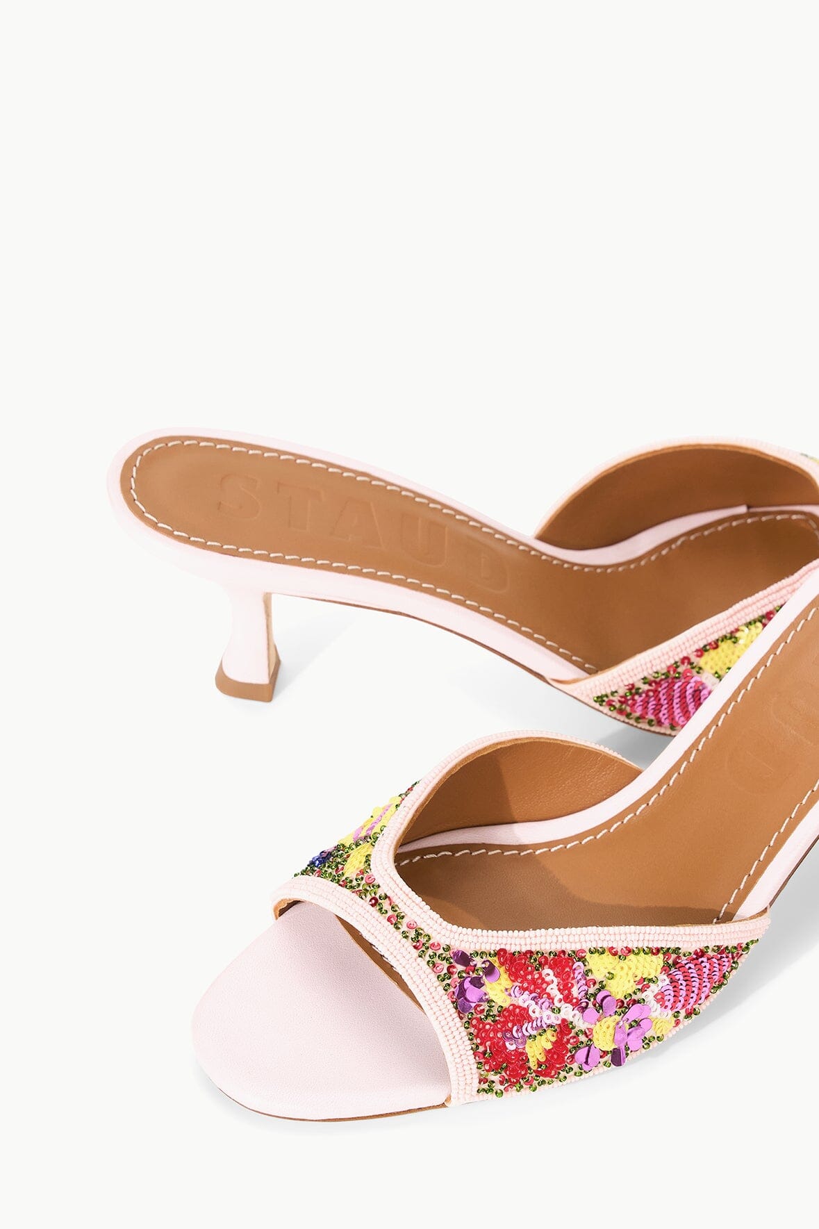 Image BRIGITTE MULE | BEADED WILDFLOWERS 7 of 8 and Clicking this image will trigger a zoom pop-up