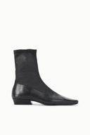 WALLY SOCK FLAT ANKLE BOOT | BLACK