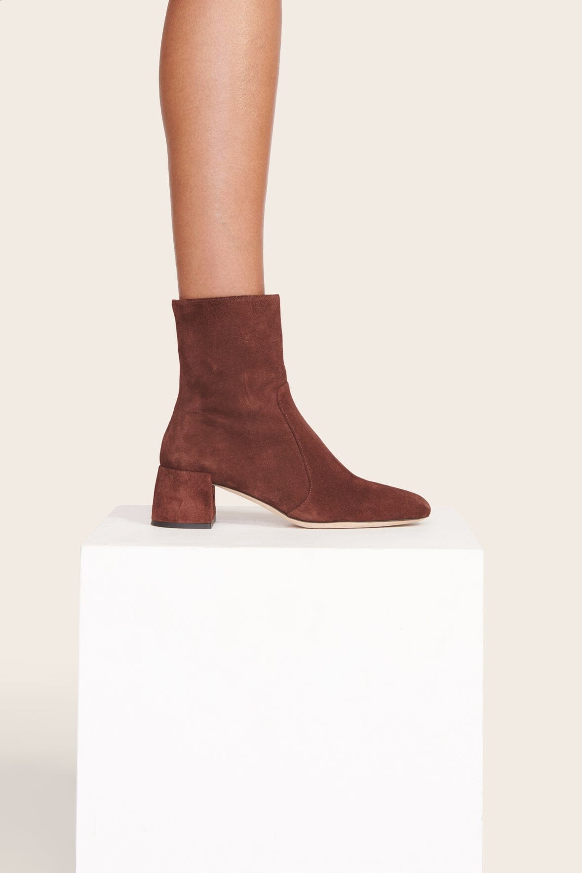 Image ANDY ANKLE BOOT | MAHOGANY 4 of 7 and Clicking this image will trigger a zoom pop-up