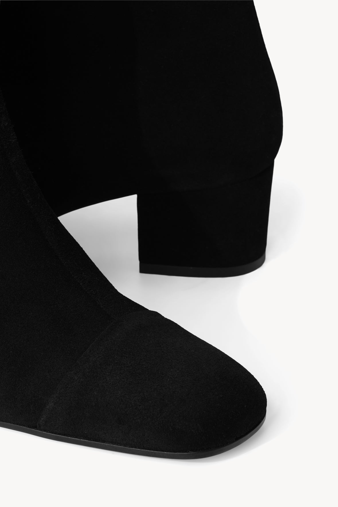 ショートブーツ・ブーティ STAUD Woman Flat ankle boots Black 071171A BLK STAUD ショートブーツ・ブーティ(レディース) - 海外通販のBUYMA